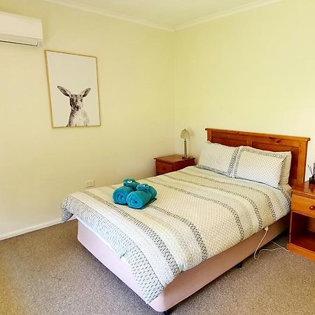 The Convent Boutique Accommodation Хэй Экстерьер фото